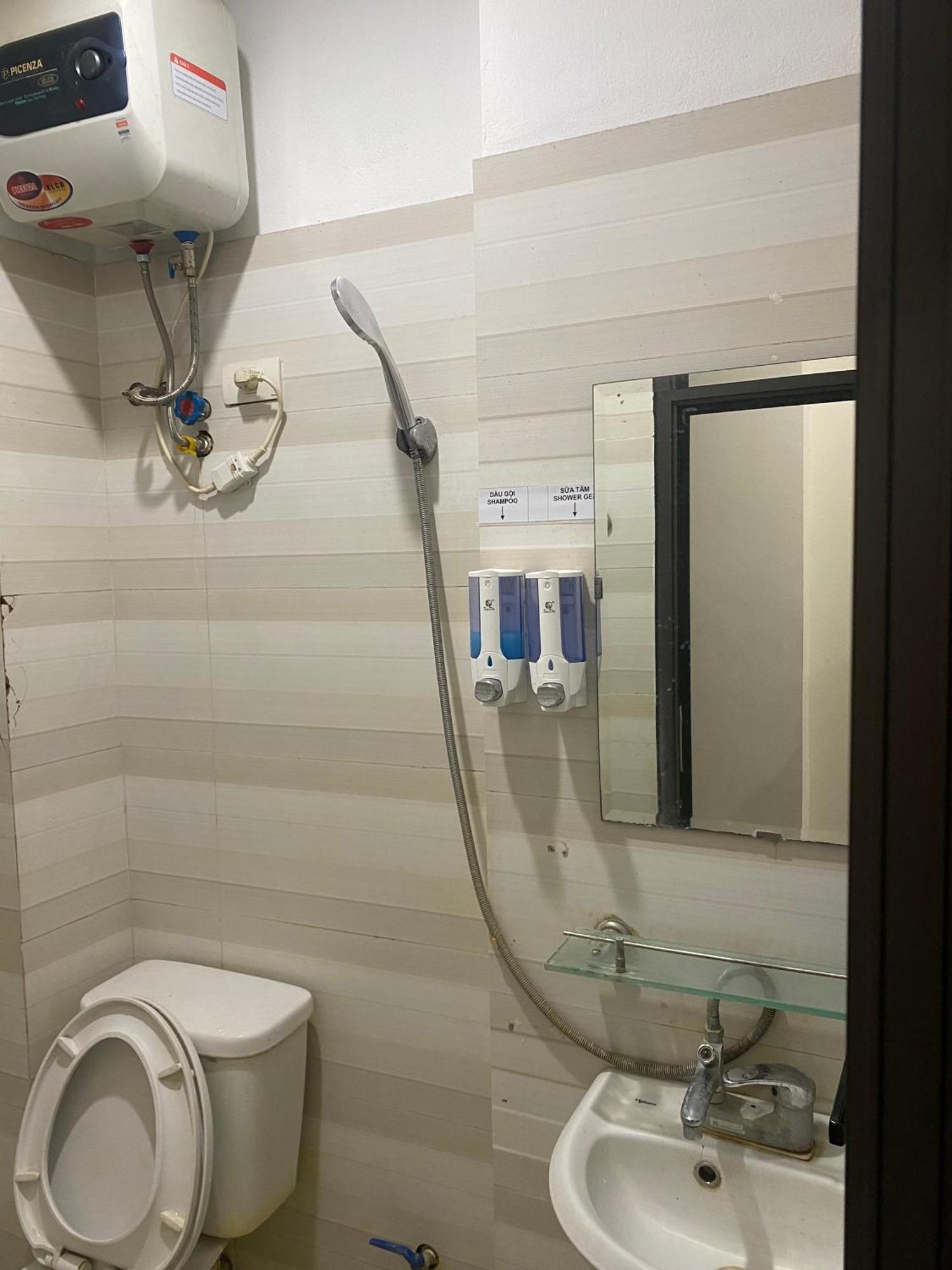 Nam Cuong Motel - Phong Don Co Cua So Thoang Mat Khep Kin - Thang May Hanoi Bagian luar foto